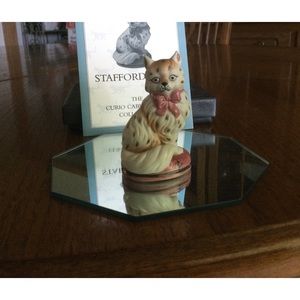 1986 Franklin Mint Curio Cabinet Cats Collection “Staffordshire”